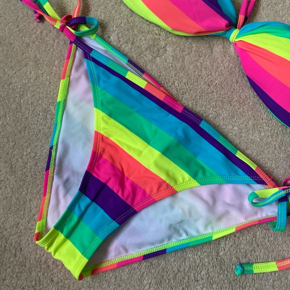**BRAND NEW MULTICOLOUR BIKINI** - Picture 4 of 5